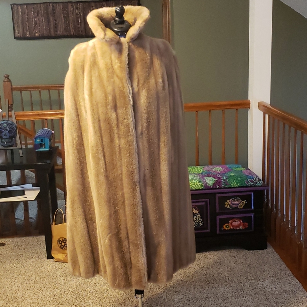 True Vintage Faux Fur Cape